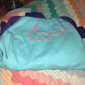 nike sweatshirt
